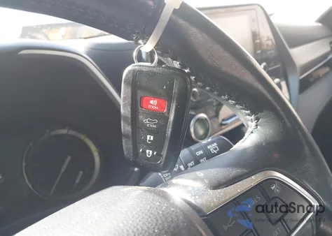 2020 Toyota Highlander Xle z USA, uszkodzony, nr VIN 5TDHZRBH0LS501567